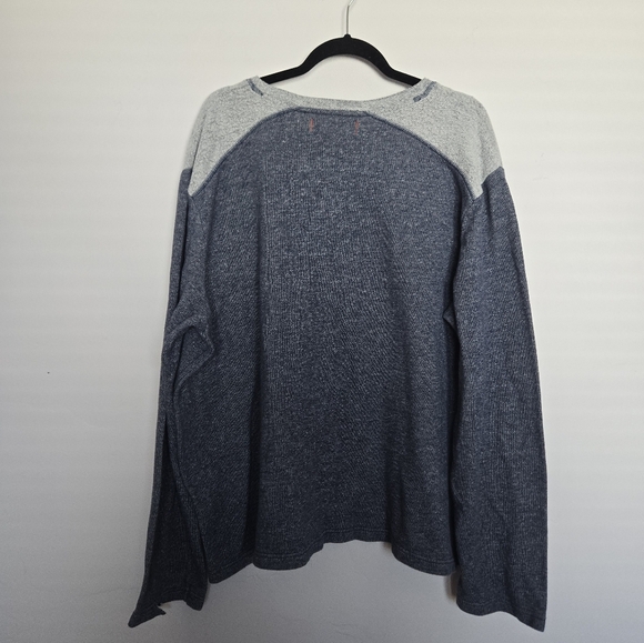 Tommy Bahama Men's Navy Gray Sweater - Picture 2 of 8